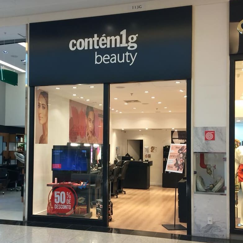 Execução do projeto de arquitetura e projetos complementares para uma loja de Cosméticos no shopping Boulevard Campos - RJ.